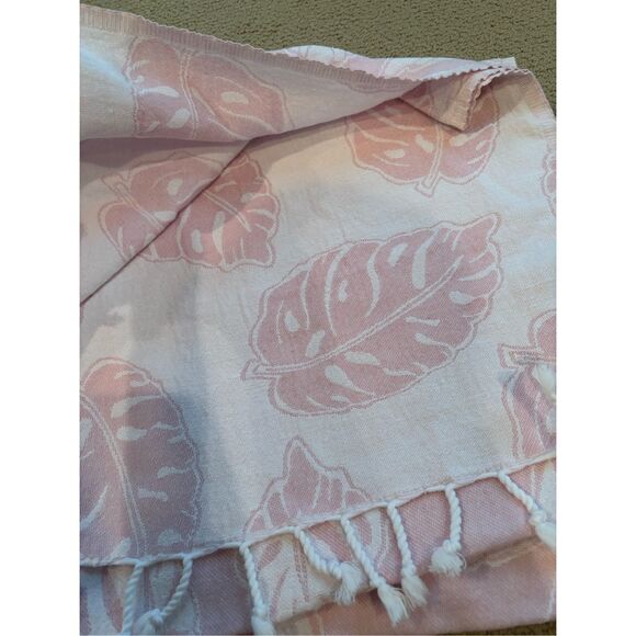 THE BEAUFORT BONNET COMPANY Turkish T Basic Beach Towel -Caicos Canopy Pink - Picture 7 of 8